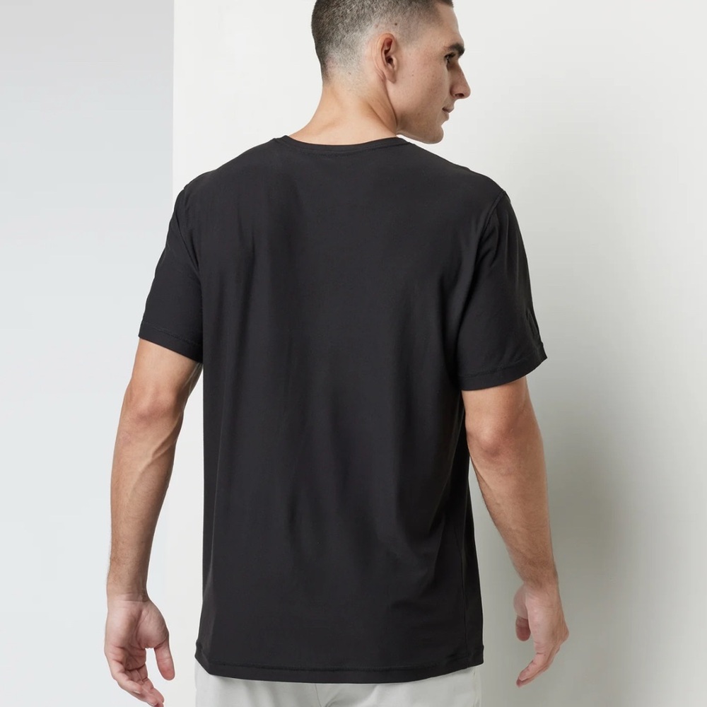 Vuori Men's Short Sleeve Strato Graphic Tee *NWT M/Black - Picture 3 of 7